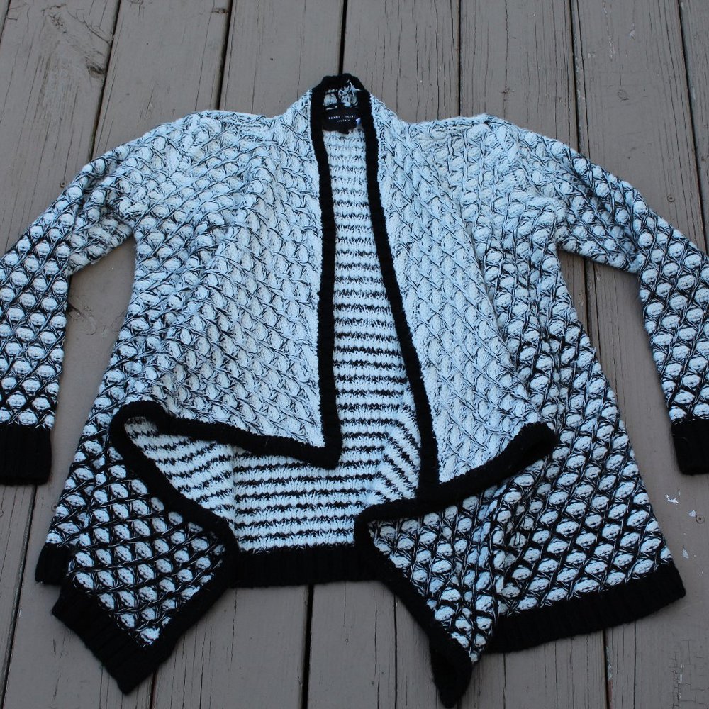 Romeo & Juliet Couture Black/White Ombré open Waterfall Cardigan Size L